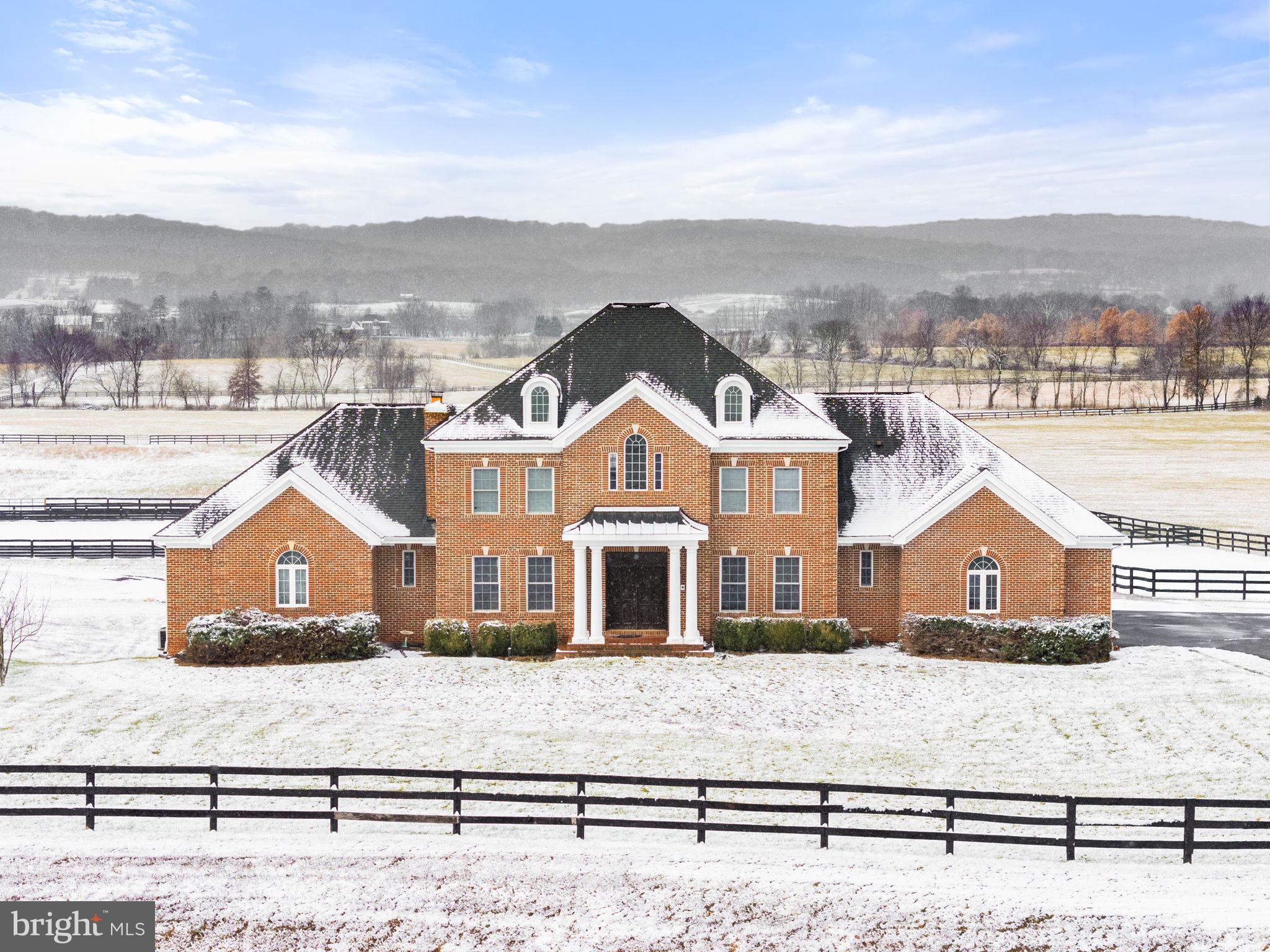 LEE'S CROSSING - Residential