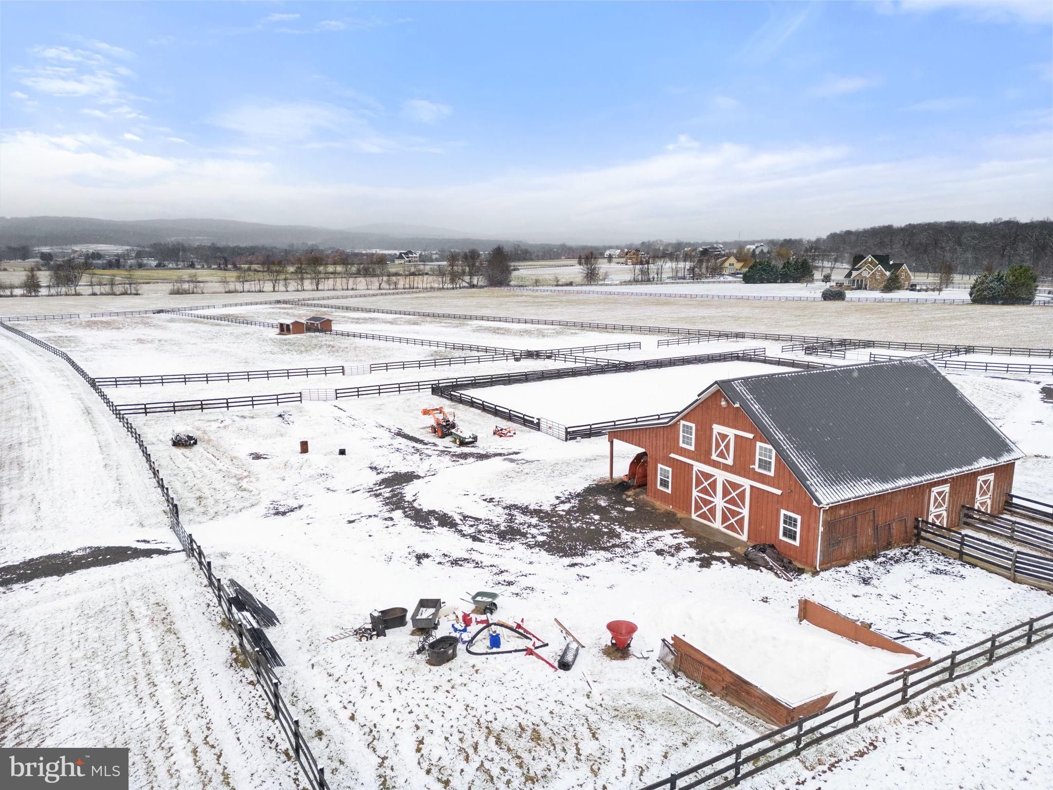 LEE'S CROSSING - Residential