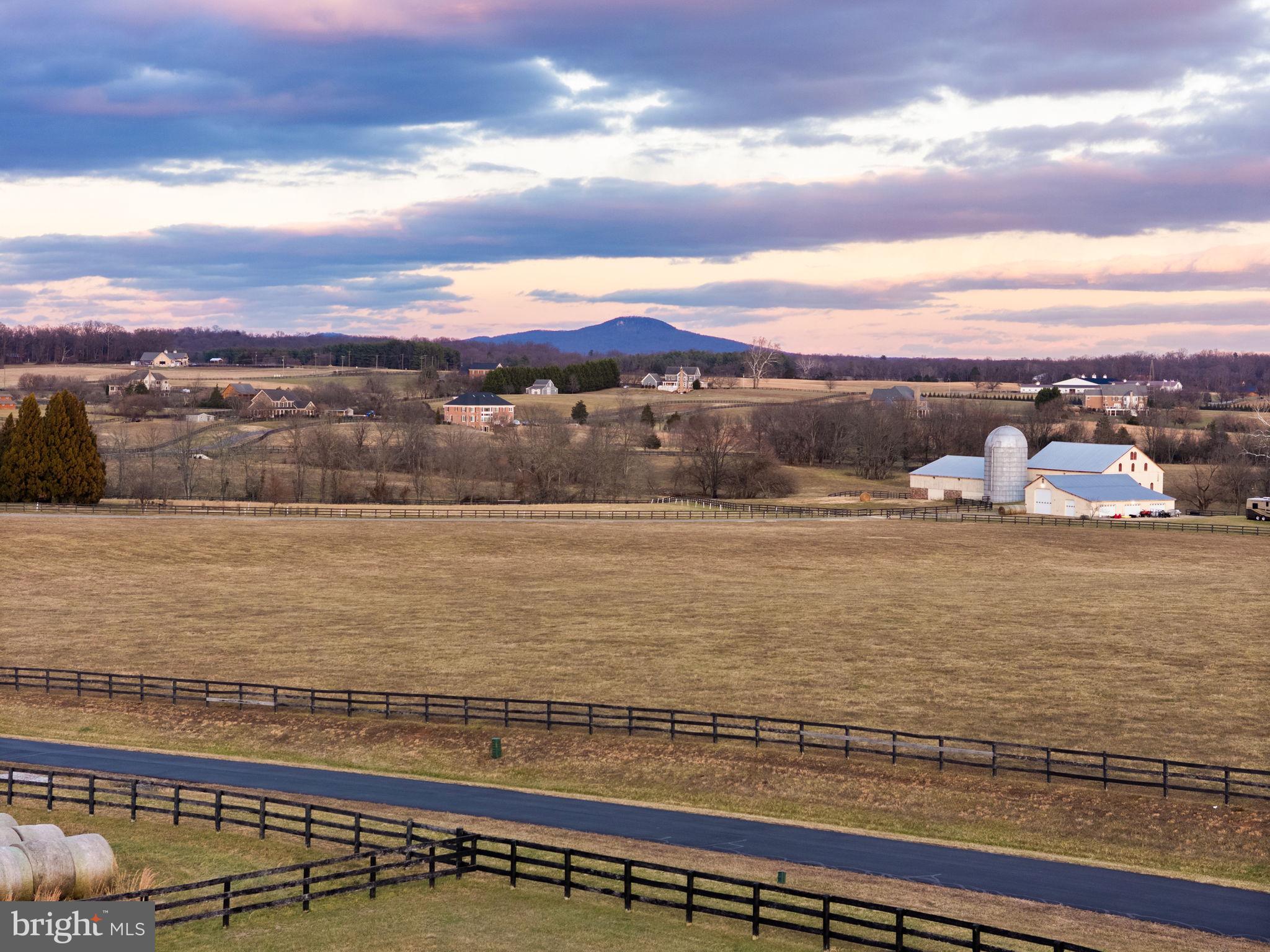 LEE'S CROSSING - Residential