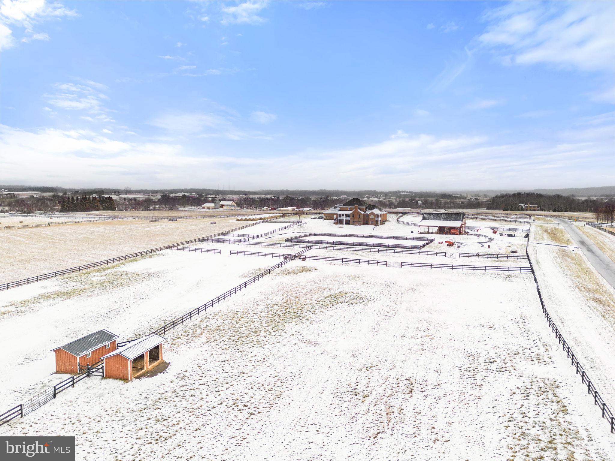 LEE'S CROSSING - Residential