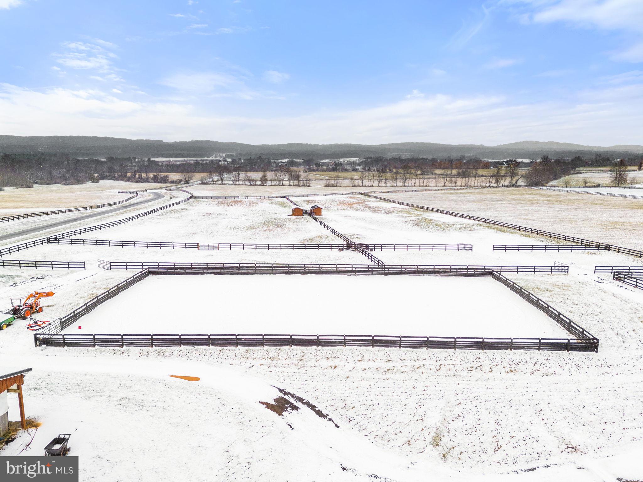 LEE'S CROSSING - Residential