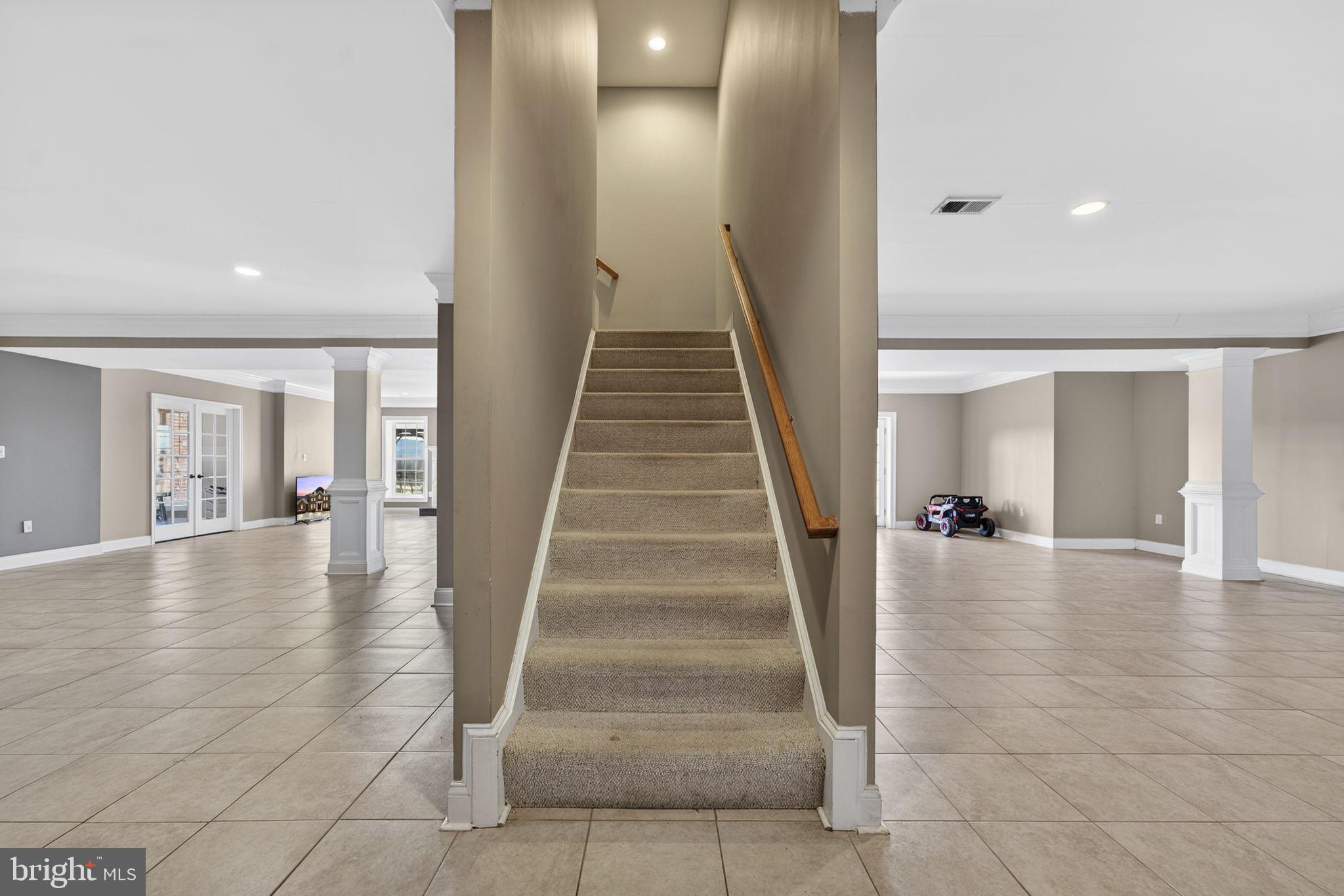 LEE'S CROSSING - Residential