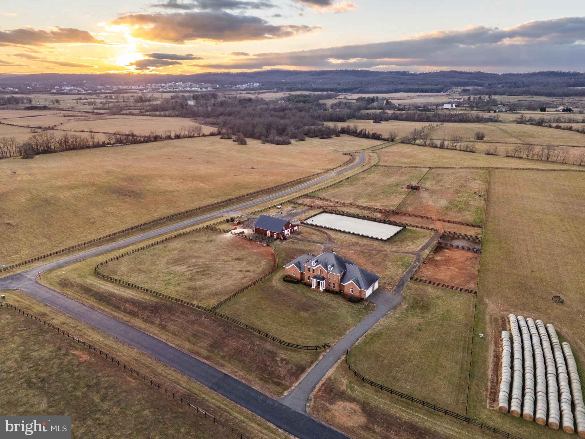 LEE'S CROSSING - Residential