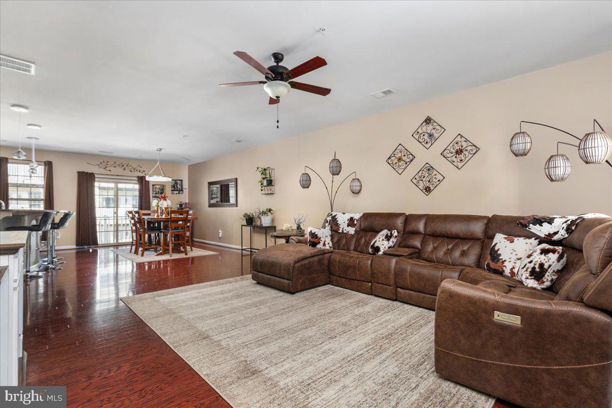 MADISON CRESCENT - Residential