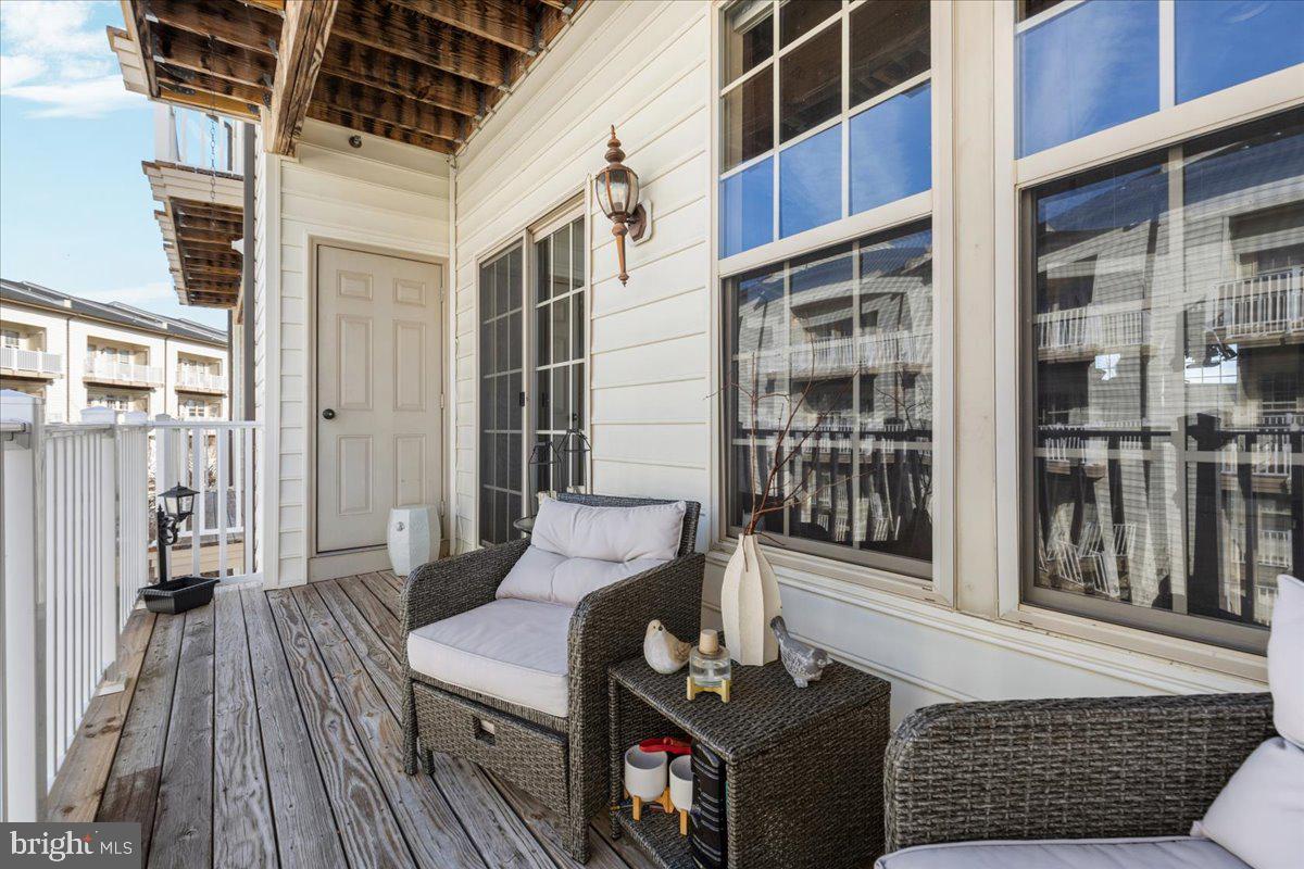 MADISON CRESCENT - Residential