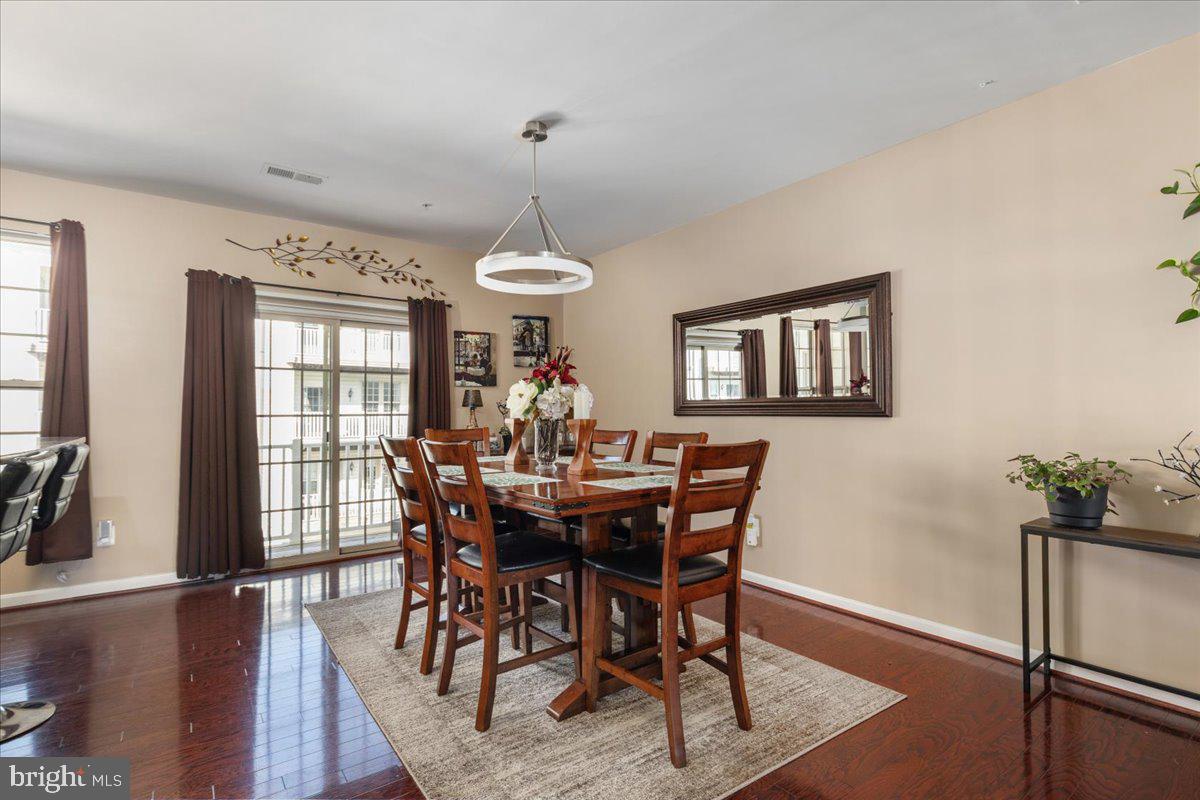 MADISON CRESCENT - Residential