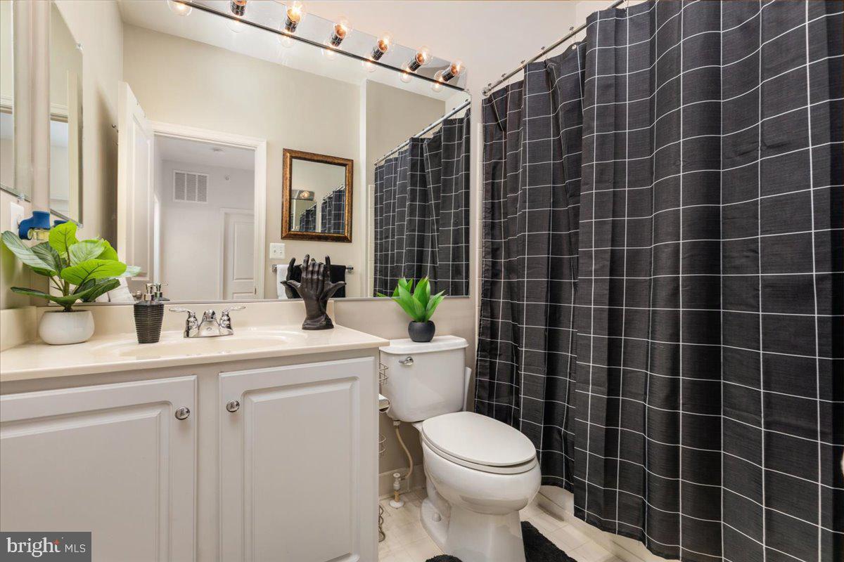 MADISON CRESCENT - Residential