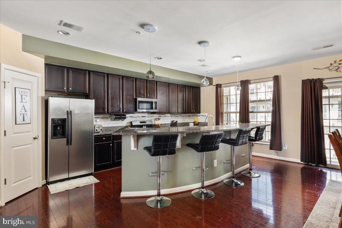 MADISON CRESCENT - Residential