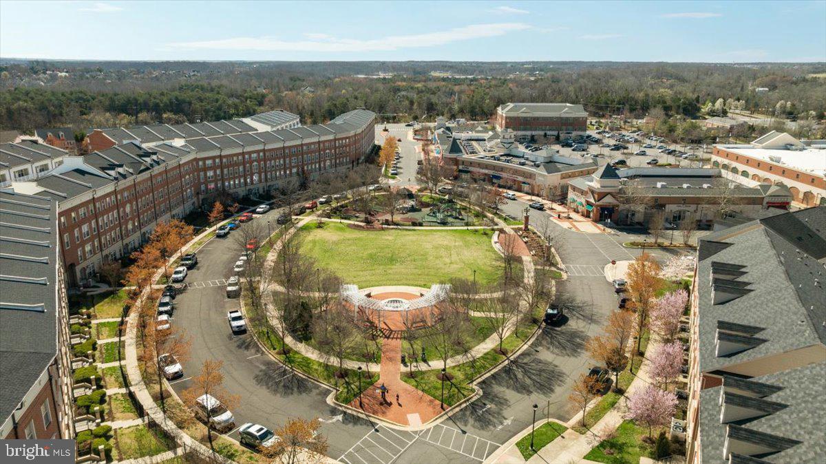 MADISON CRESCENT - Residential