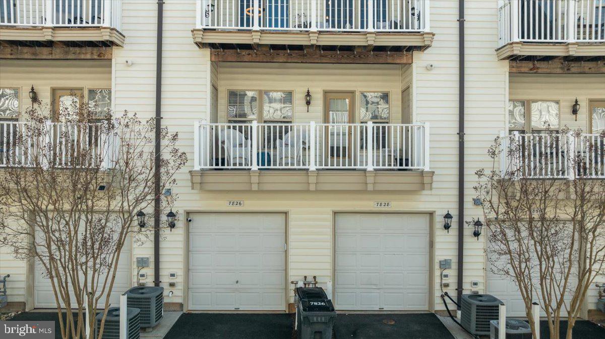 MADISON CRESCENT - Residential