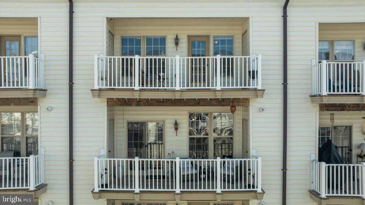 MADISON CRESCENT - Residential