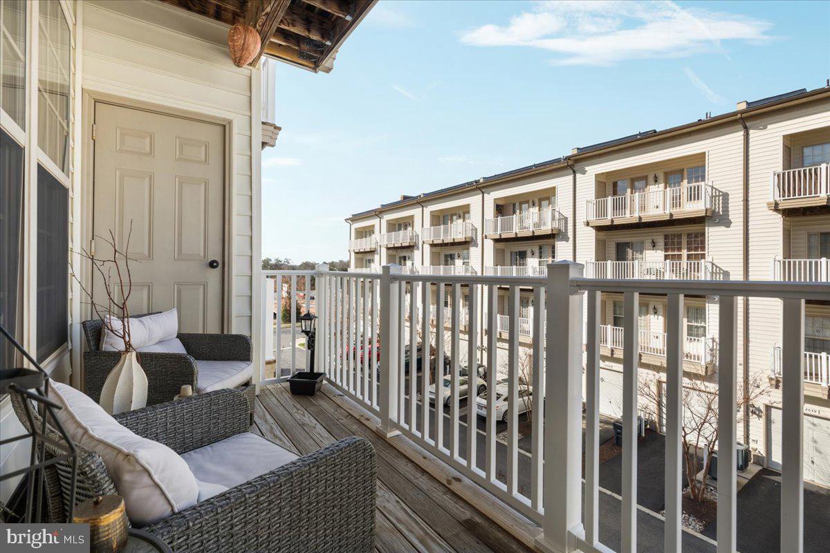 MADISON CRESCENT - Residential