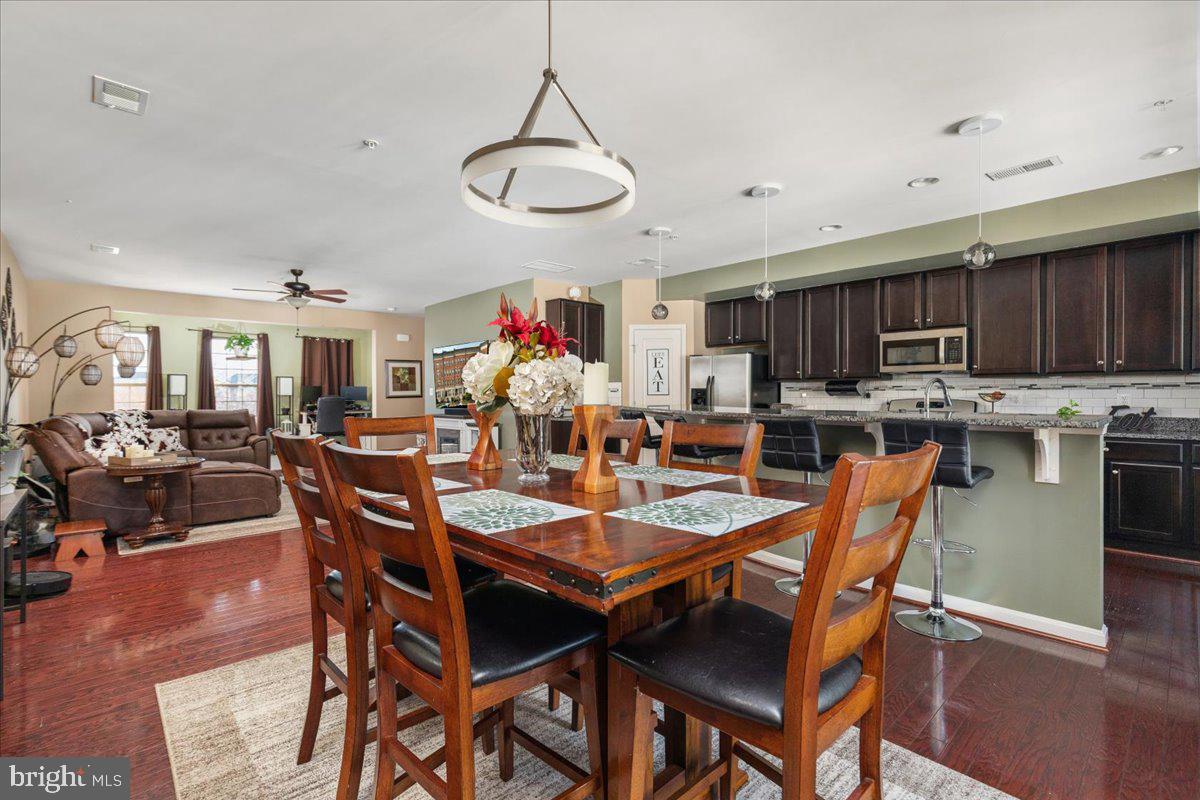 MADISON CRESCENT - Residential