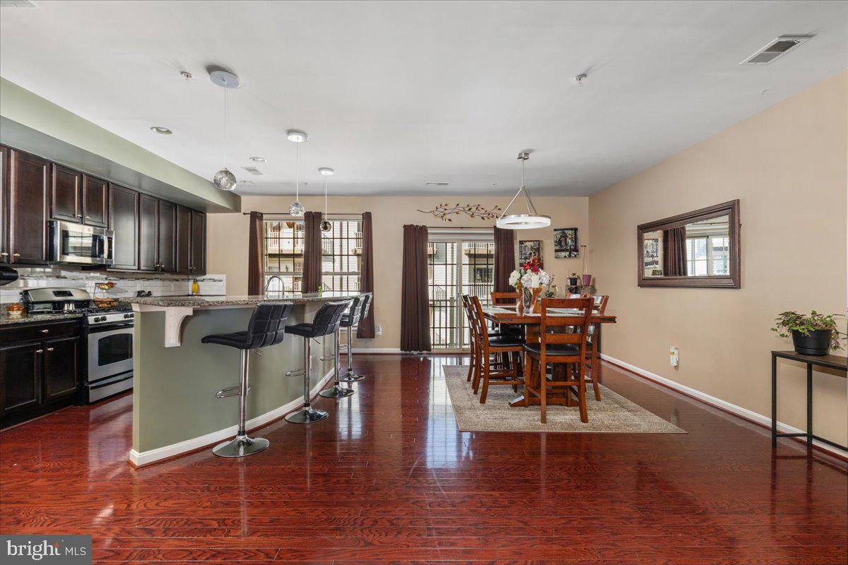 MADISON CRESCENT - Residential