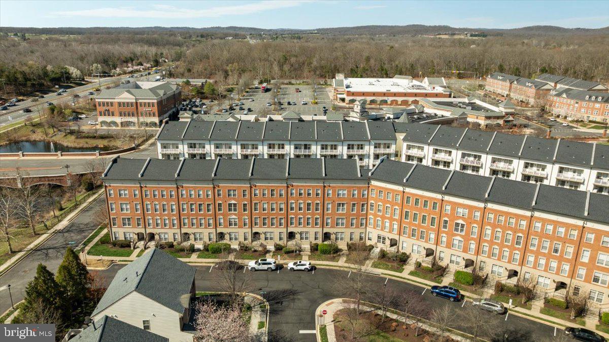 MADISON CRESCENT - Residential