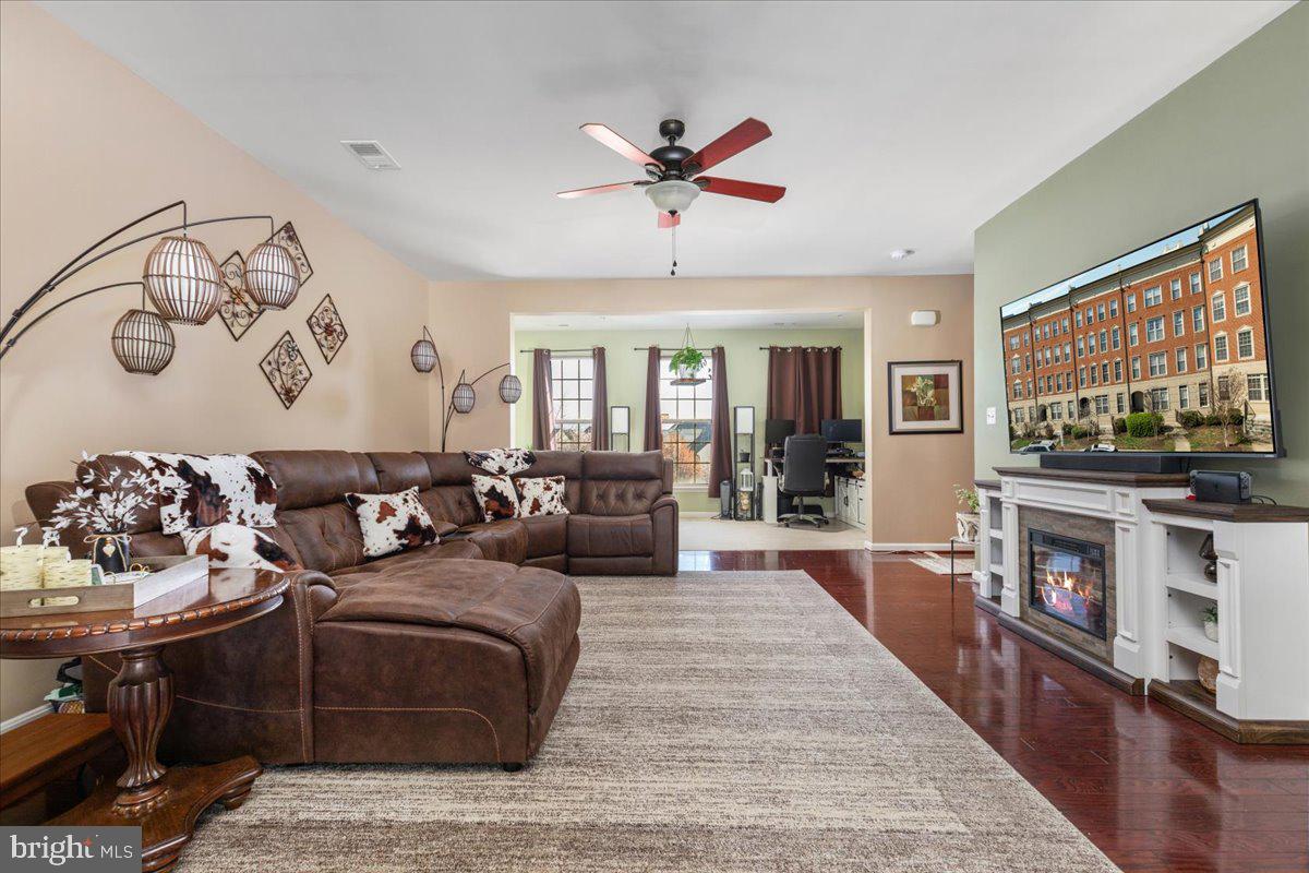 MADISON CRESCENT - Residential