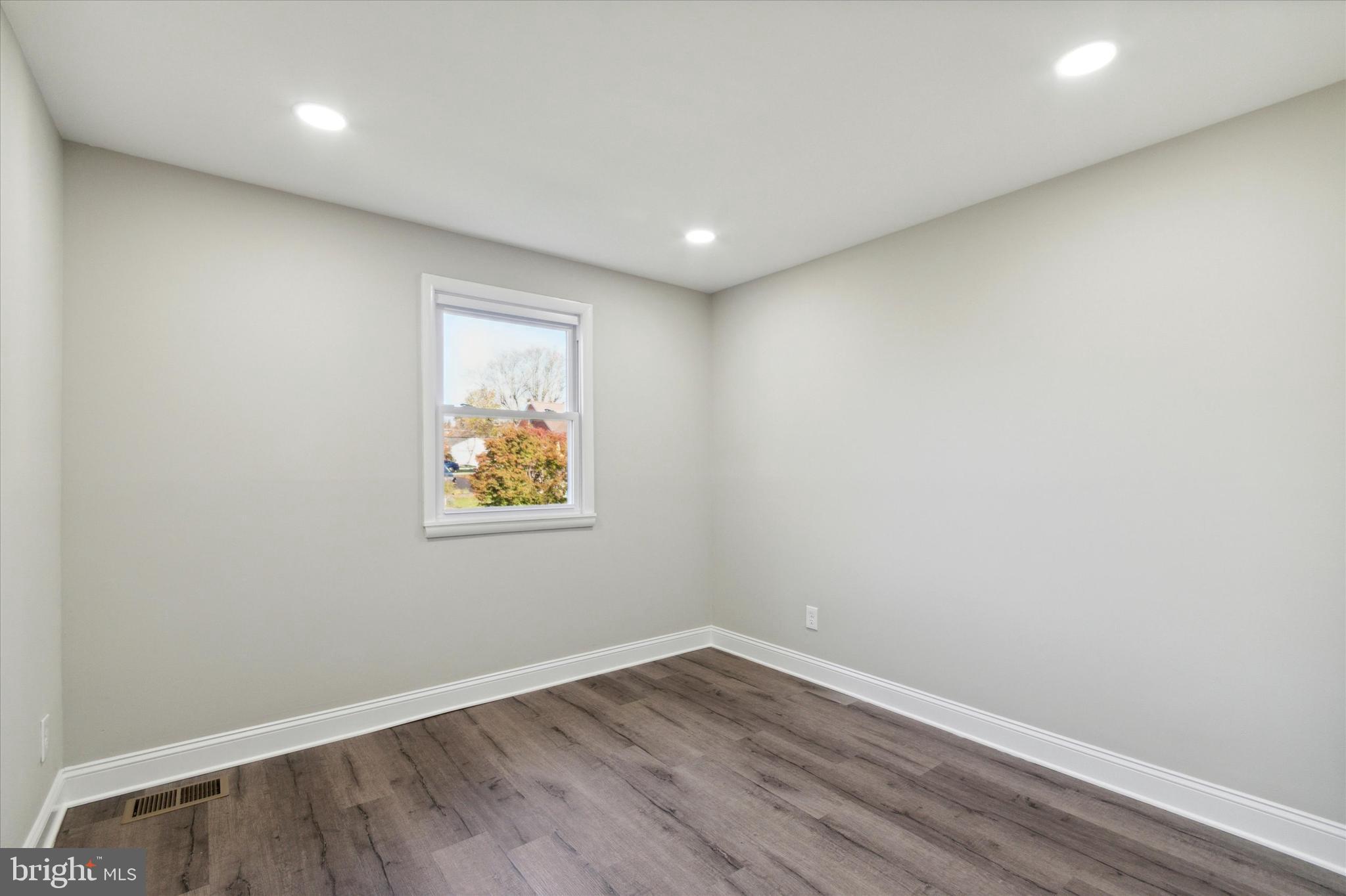 NEWTOWN HGTS - Residential