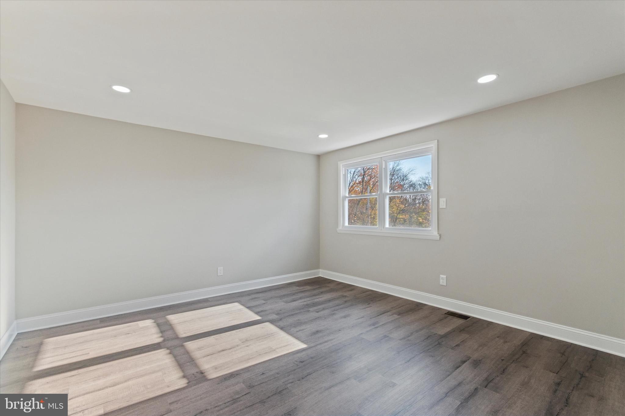 NEWTOWN HGTS - Residential