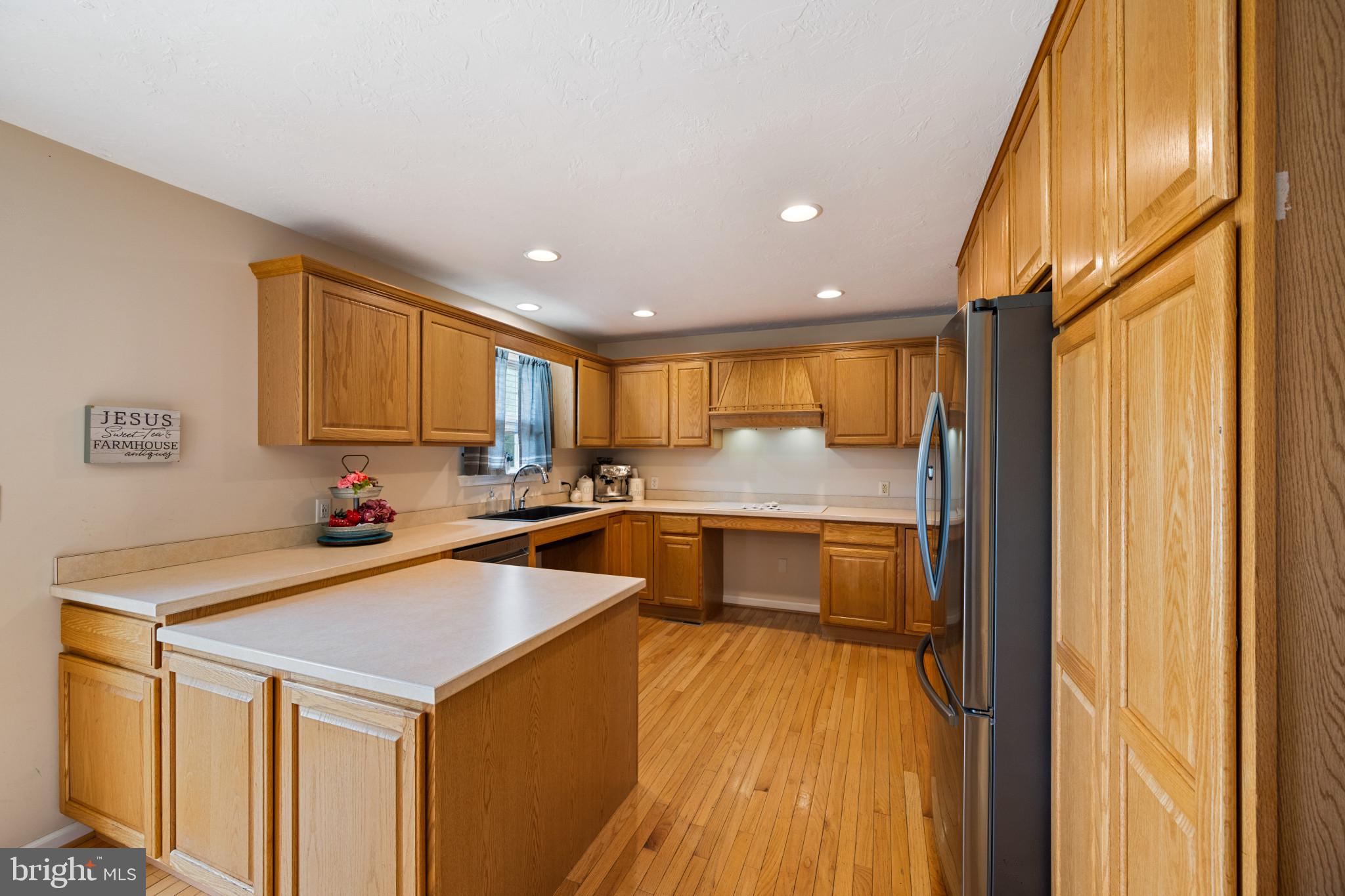 ALLWODD MANOR - Residential