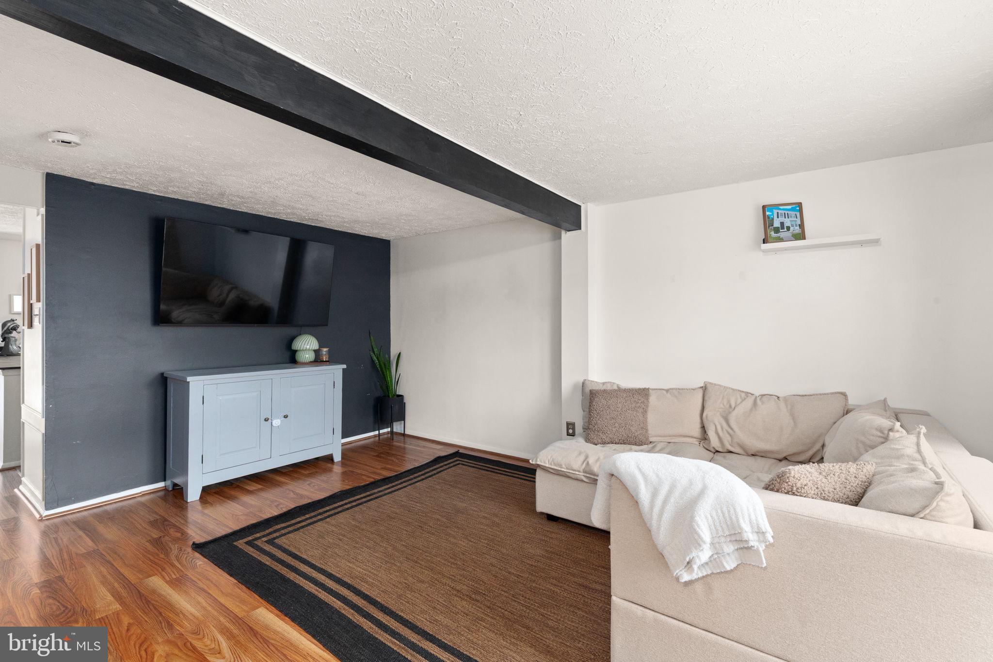 LAUREL VALLEY - Residential