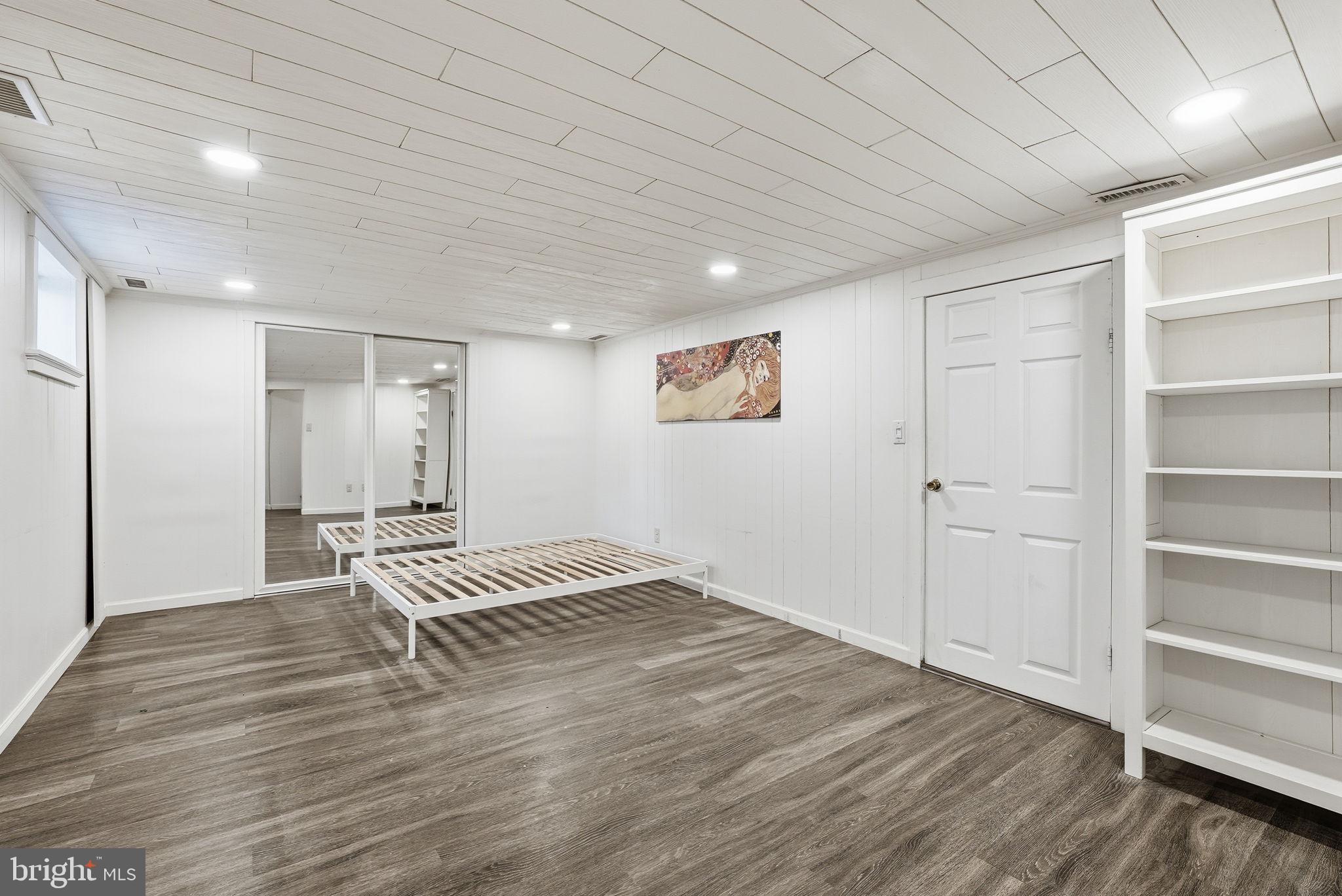 FOREST HILLS - Residential