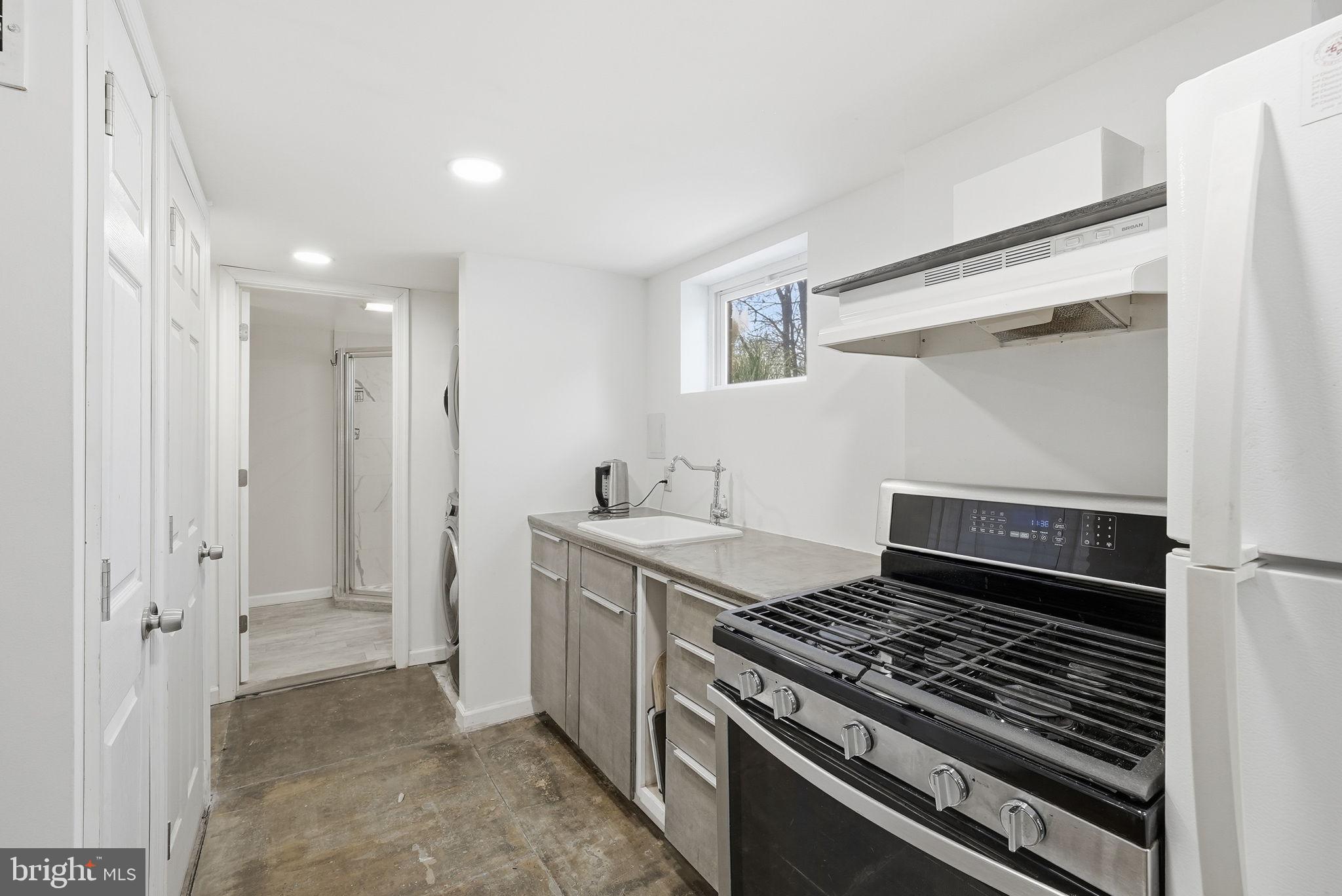 FOREST HILLS - Residential