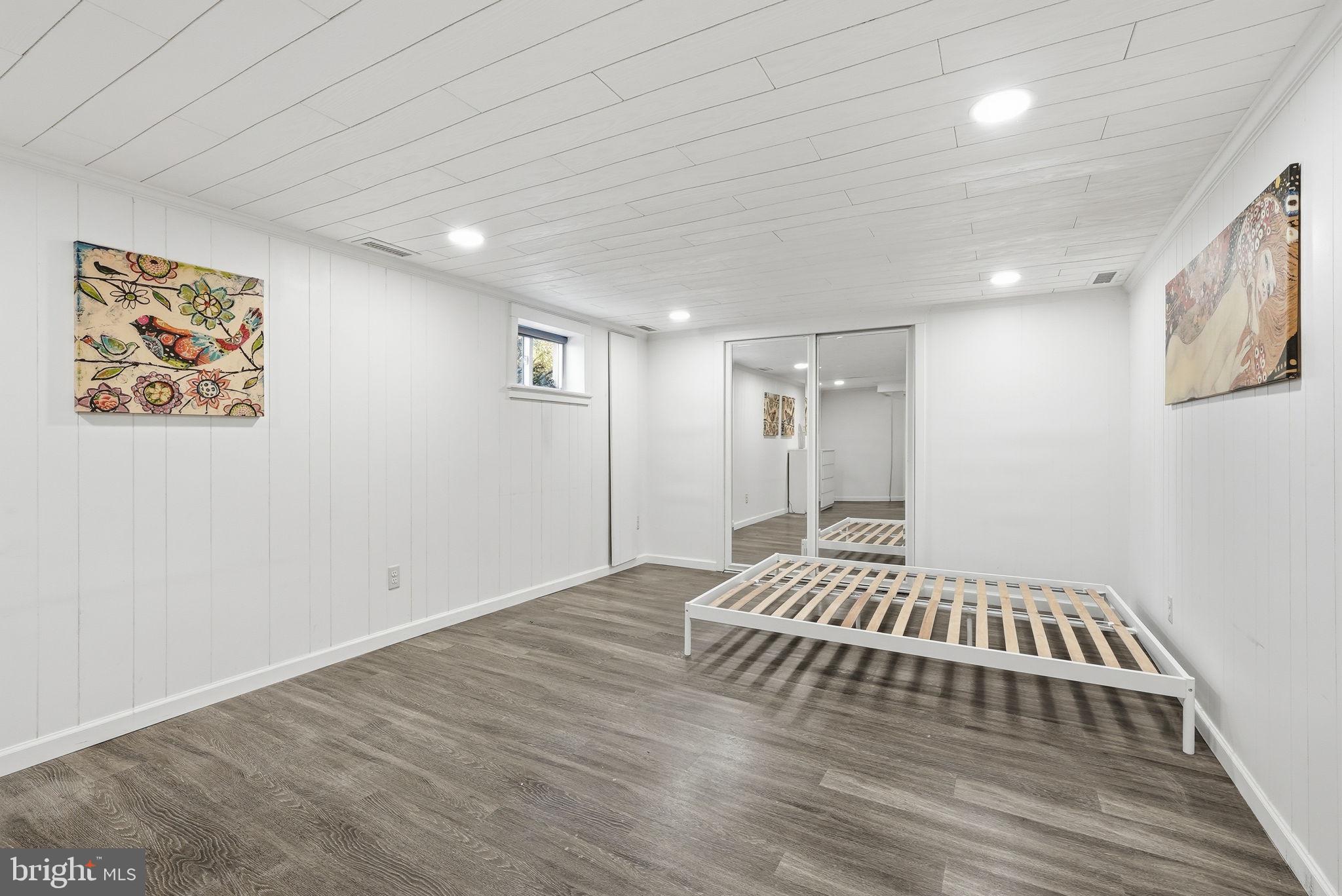 FOREST HILLS - Residential