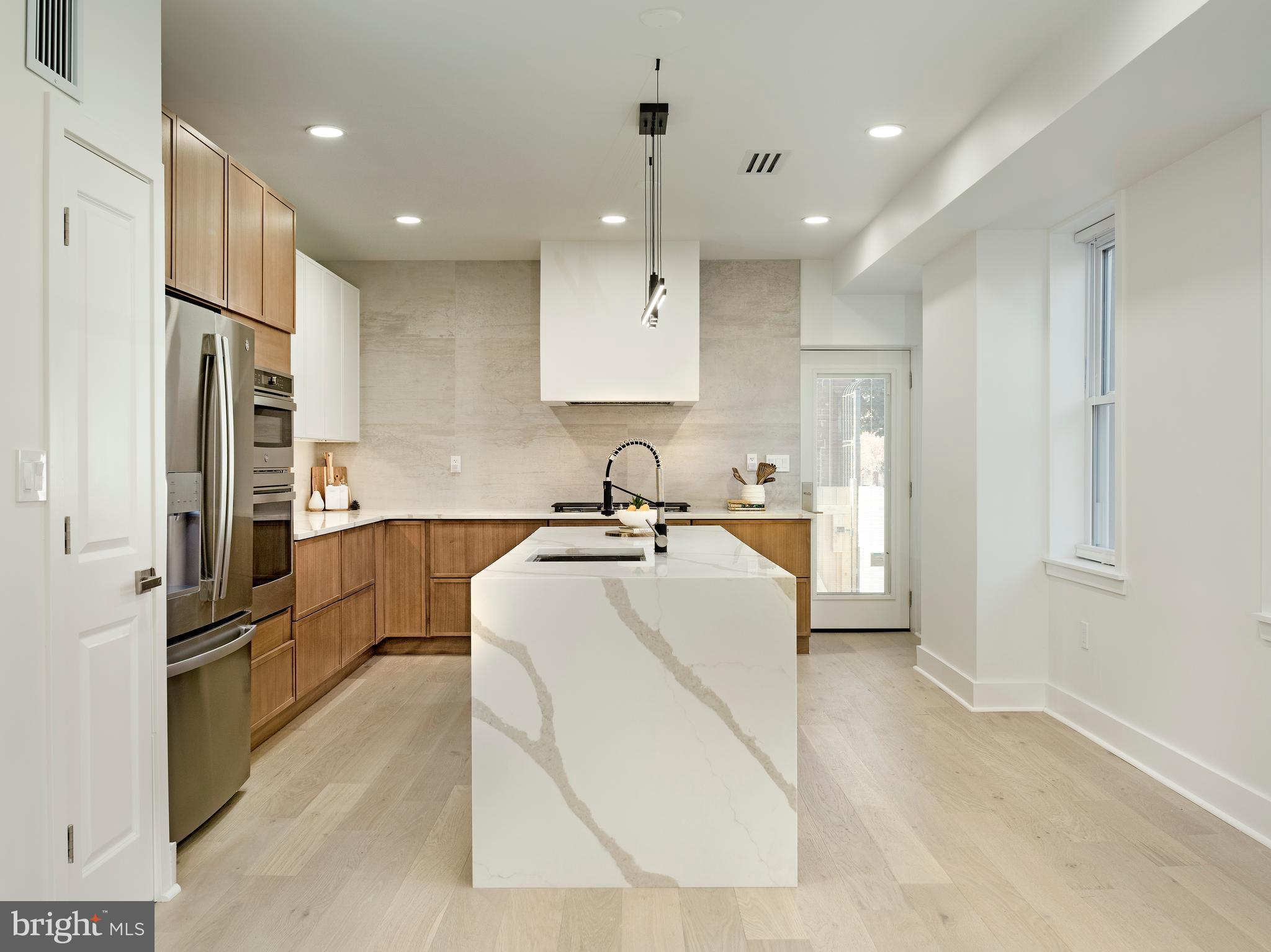 PASSYUNK SQUARE - Residential