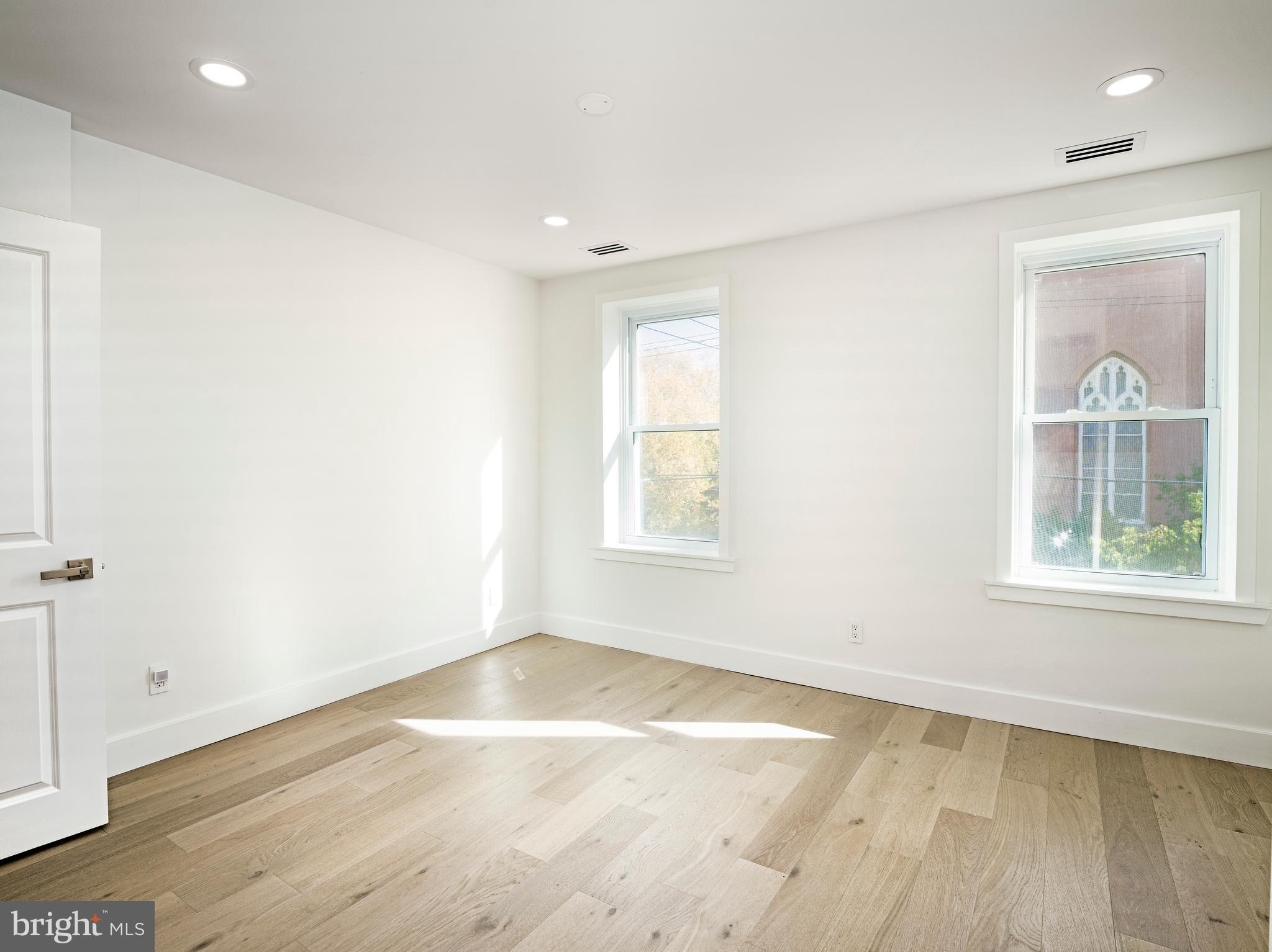 PASSYUNK SQUARE - Residential