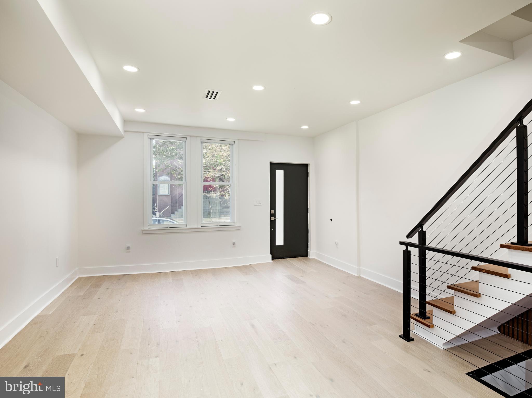 PASSYUNK SQUARE - Residential