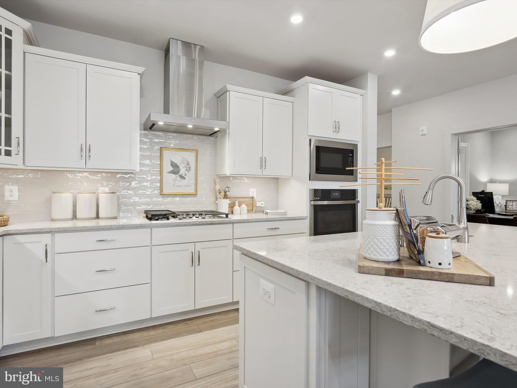 FOUR SEASONS AT KENT ISLAND - Residential