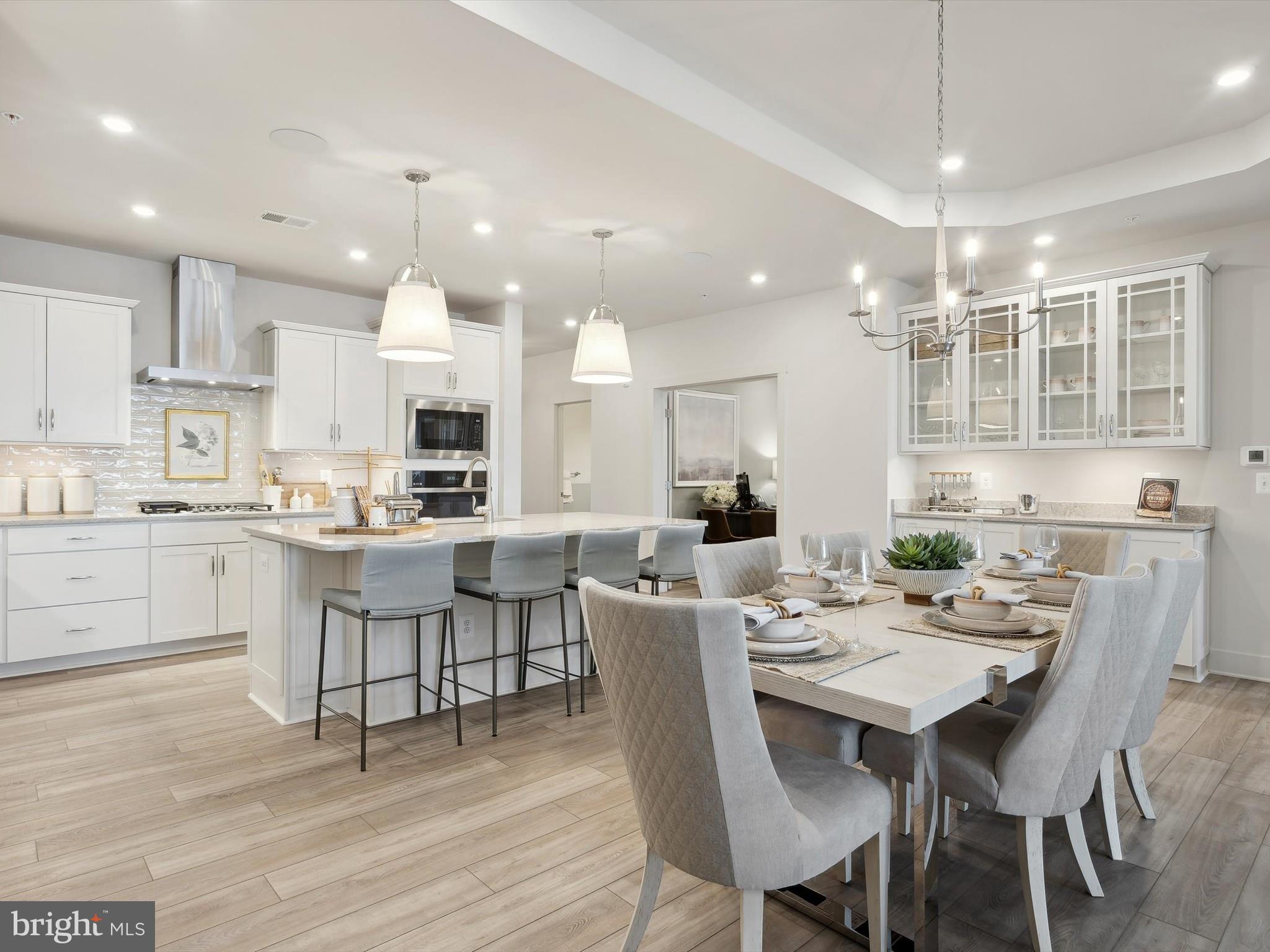 FOUR SEASONS AT KENT ISLAND - Residential