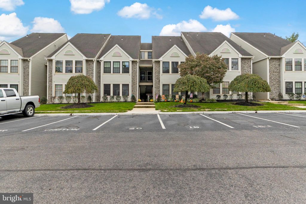 Photo of 74 Bridgewater Drive, MARLTON, NJ 08053 (MLS # NJBL2098688)