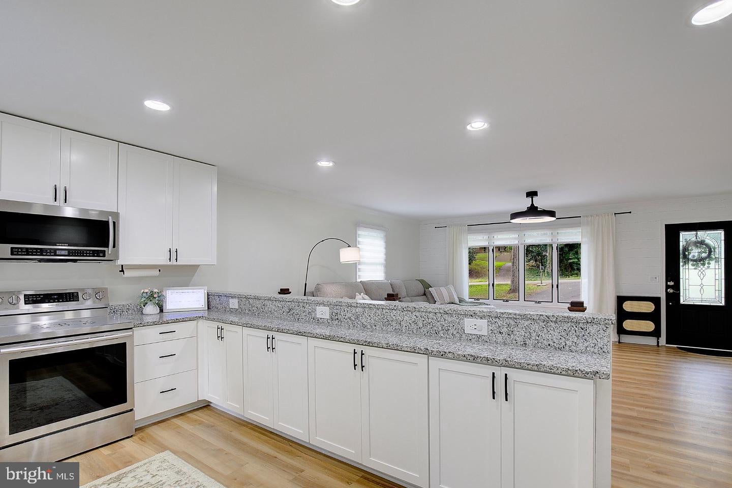 5822 LONG BEACH DRIVE