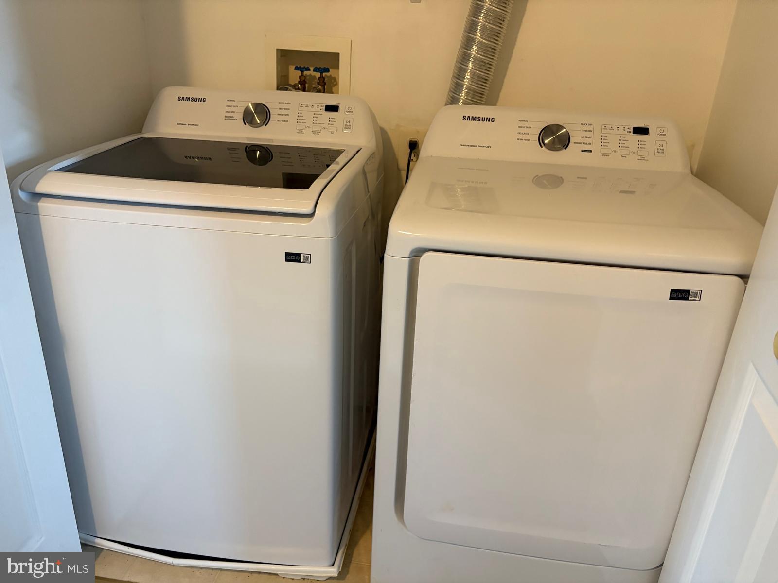 RIDGEFIELD - Residential Lease