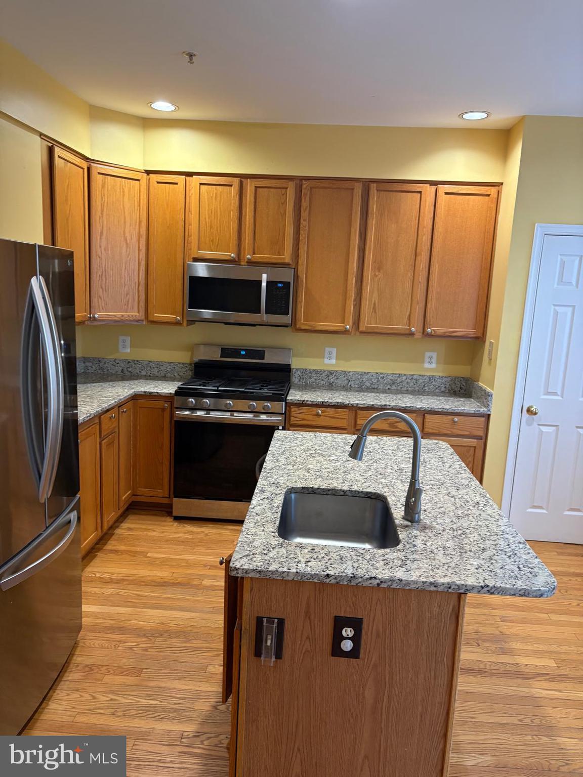 RIDGEFIELD - Residential Lease