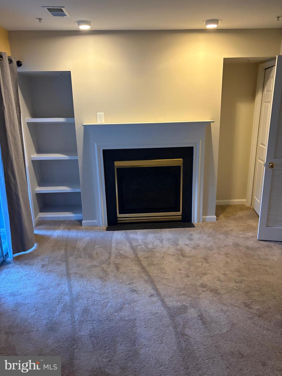 RIDGEFIELD - Residential Lease