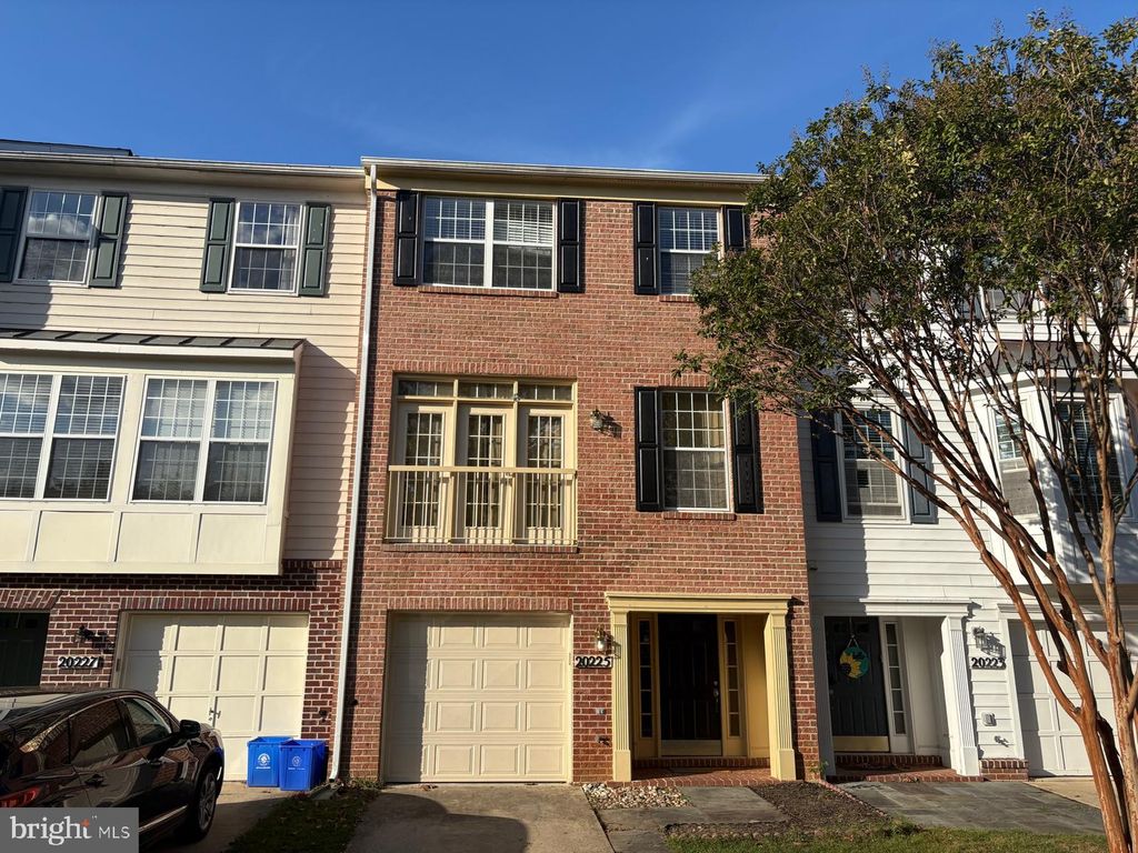 Photo of 20225 Yankee Harbor Place, GAITHERSBURG, MD 20886 (MLS # MDMC2200930)