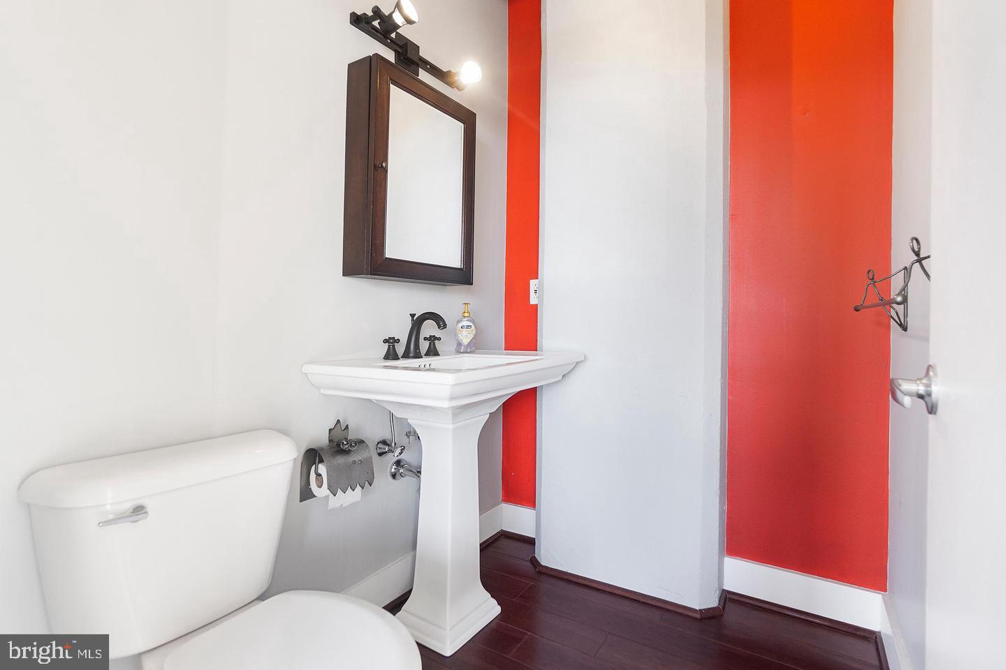 LOGAN SQUARE - Residential