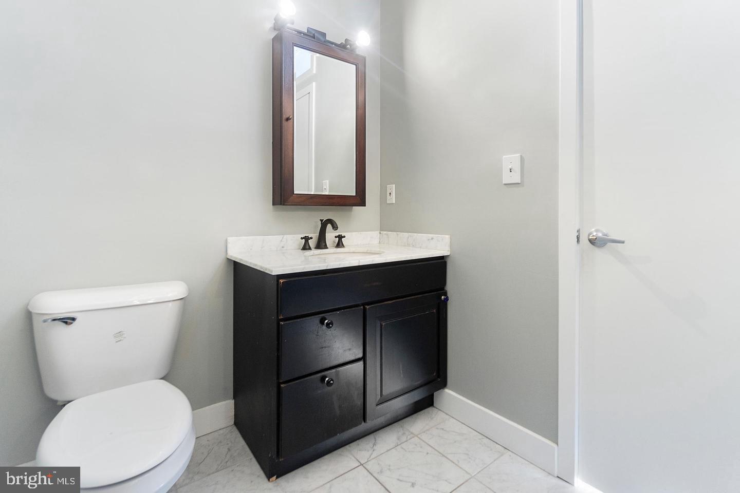 LOGAN SQUARE - Residential
