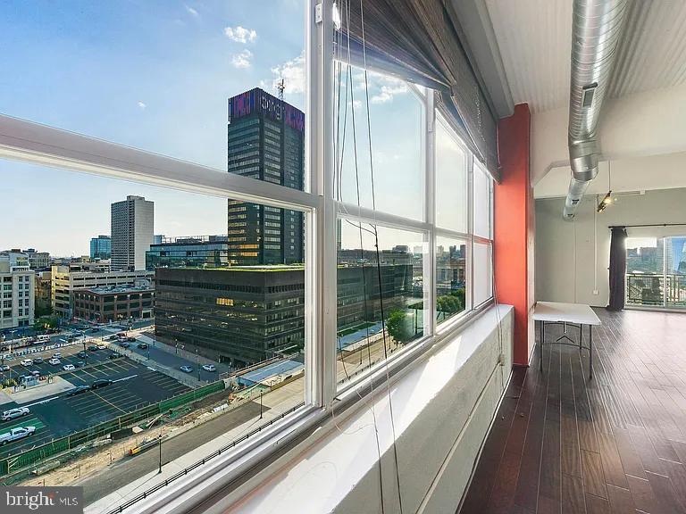 2200 ARCH STREET 912