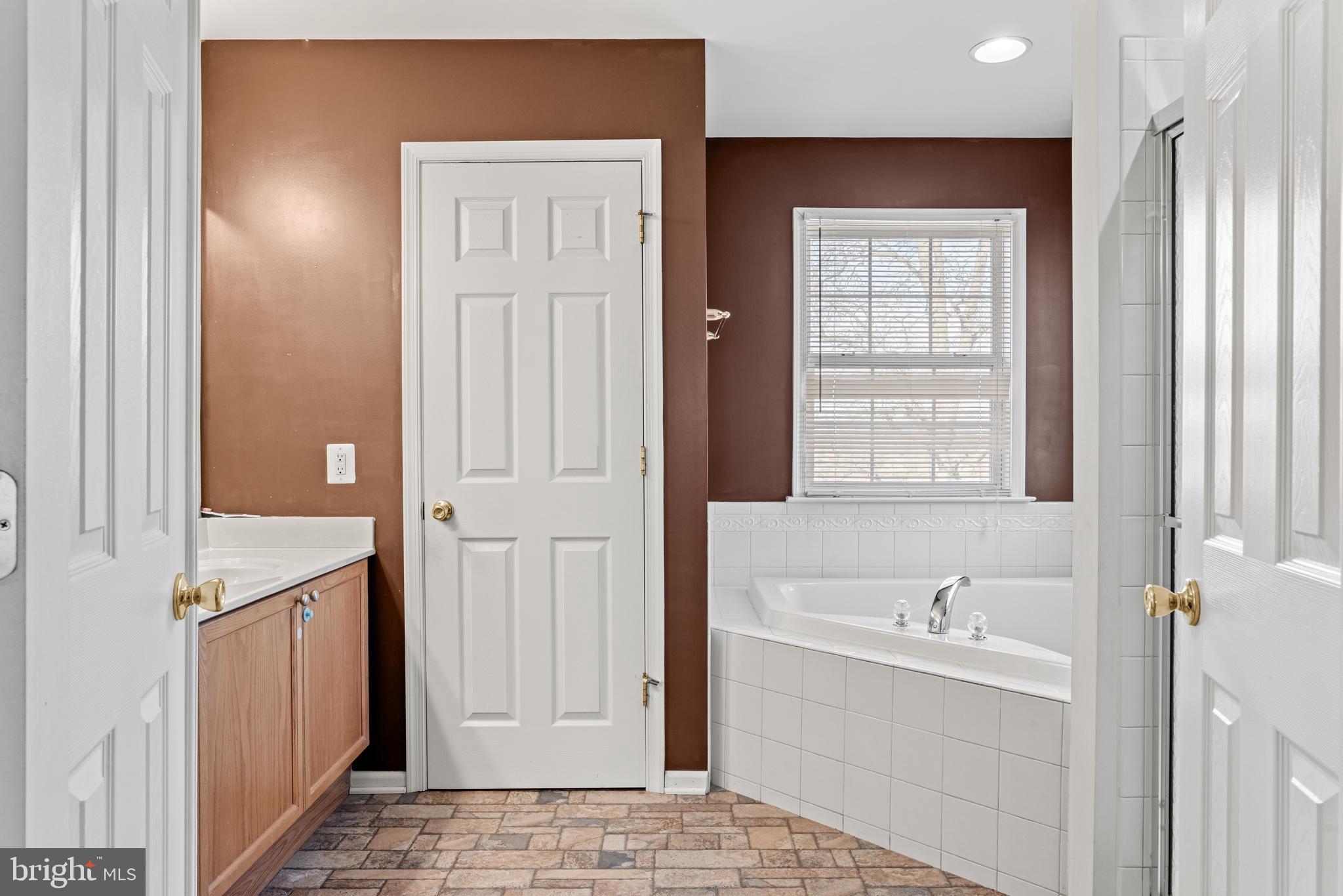 SADDLE RIDGE ESTATES - Residential