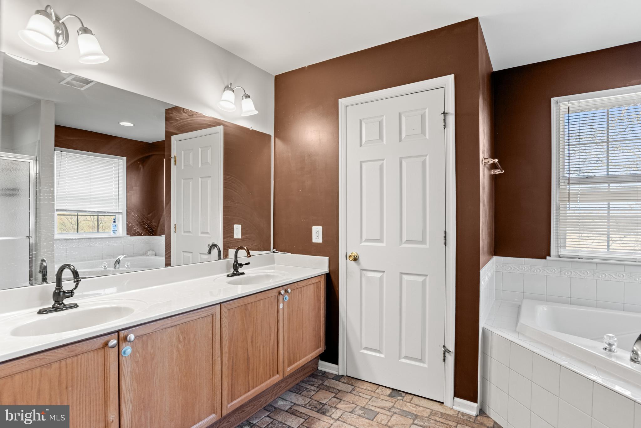 SADDLE RIDGE ESTATES - Residential