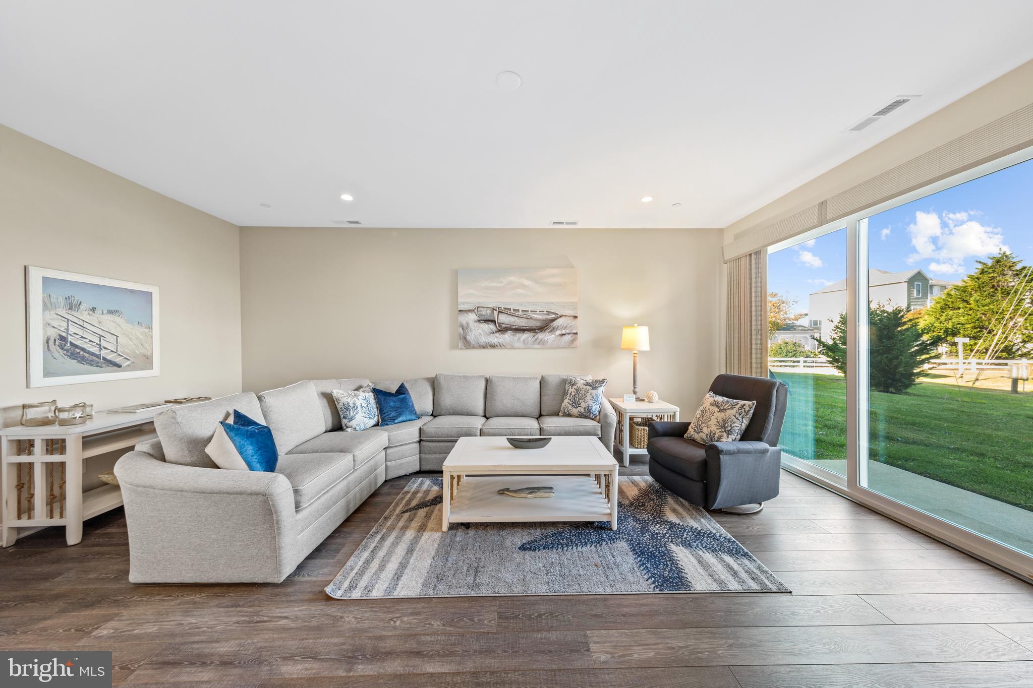 SEAPOINTE - Residential