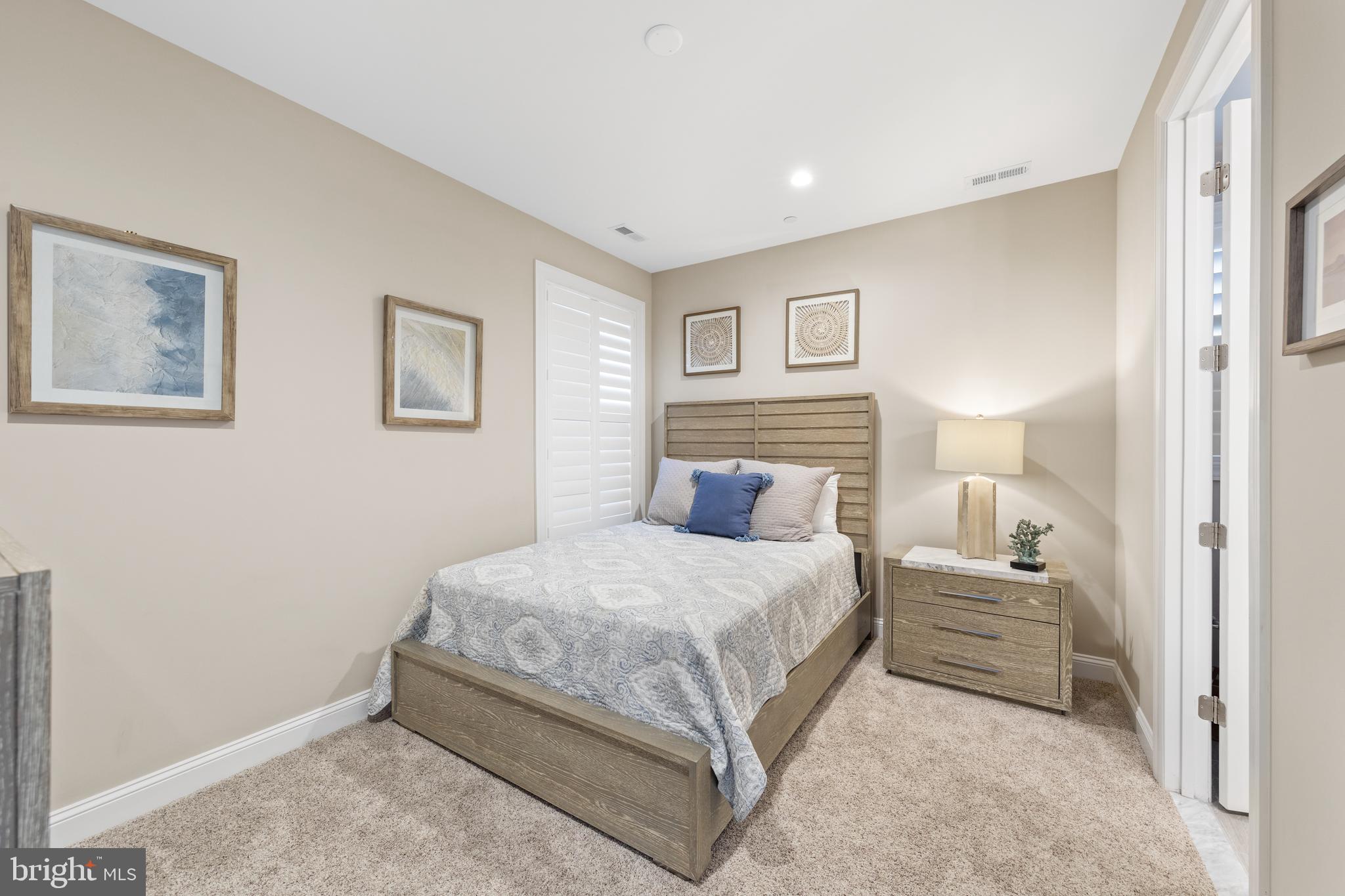 SEAPOINTE - Residential