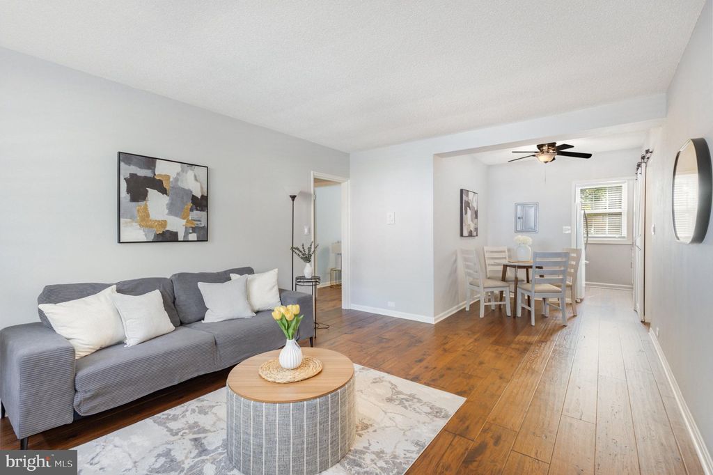Photo of 4324 2nd Road N #43241, ARLINGTON, VA 22203 (MLS # VAAR2063892)