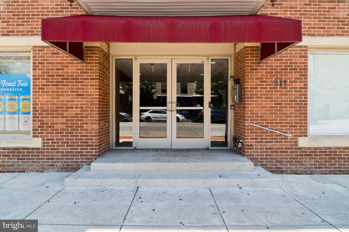 911 S CHARLES STREET 303