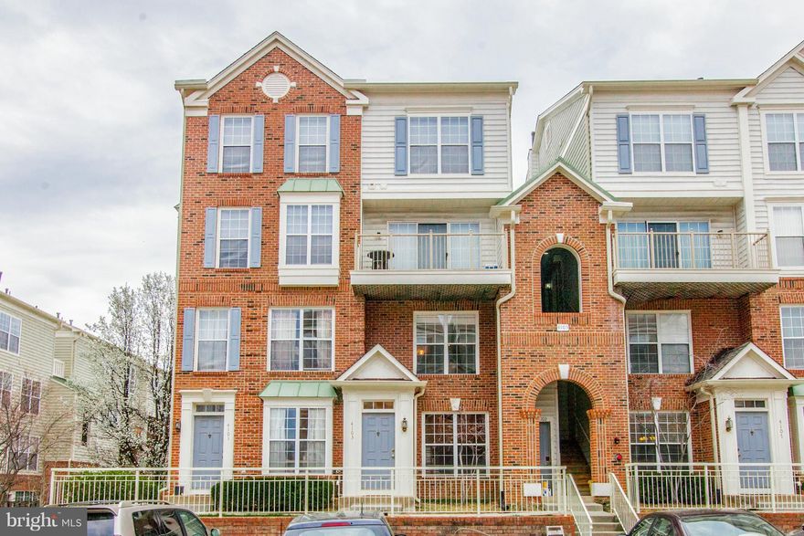 *** WARNING: YOU WILL FALL IN LOVE *** This 2 Lvl Townhouse-Style Condo is on the Street Level *** Located in the heart of Fairfax City *** Only blocks from the Courthouse,GMU, endless shopping/food & public transport *** Open floor plan has lots of natural light *** The kitchen was recently renovated w/ all new SS appliances & beautiful granite counters *** 2 Lg Mstr Suites w/ top lvl laundry ***