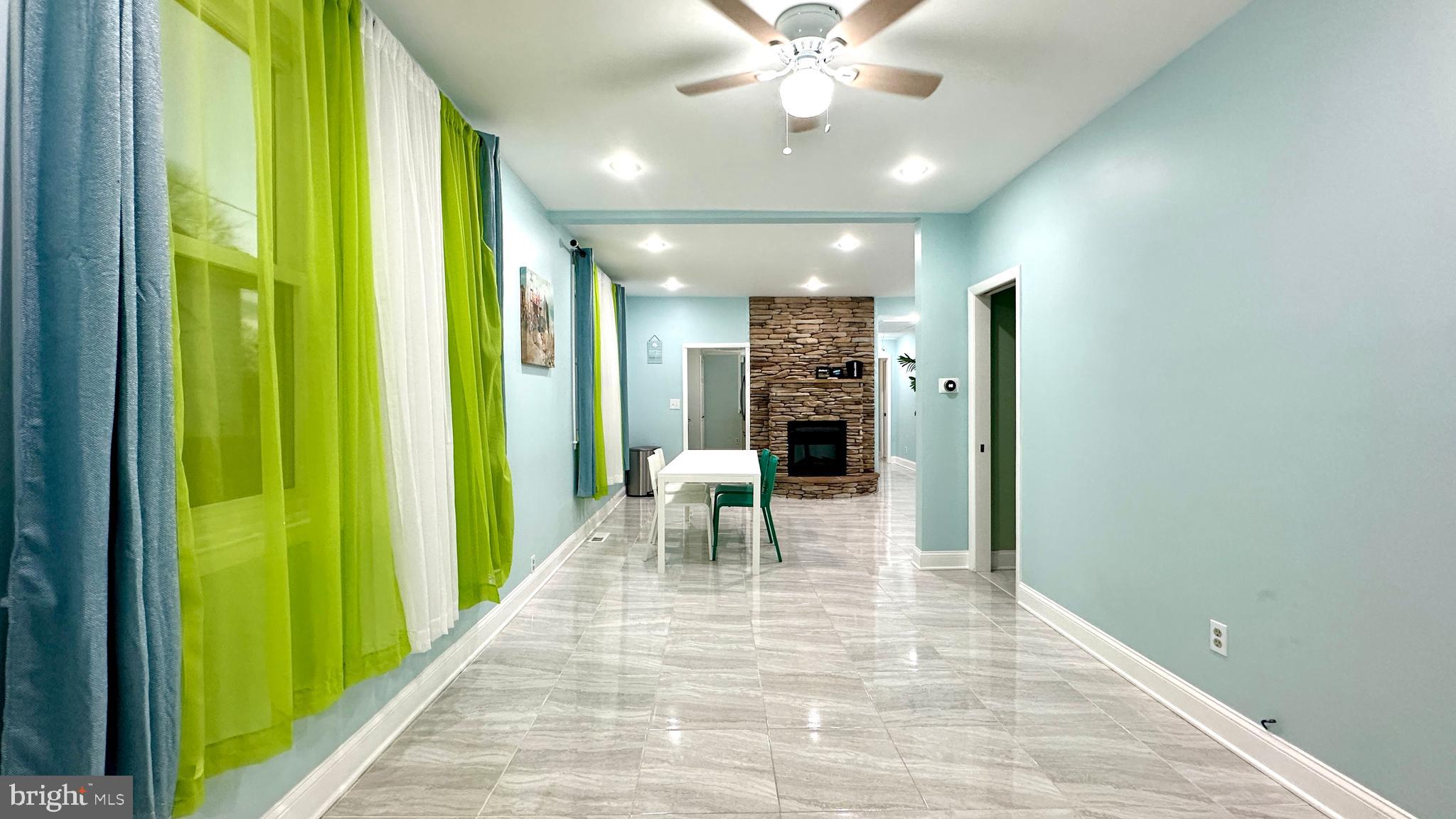 PARADISE BEACH - Residential