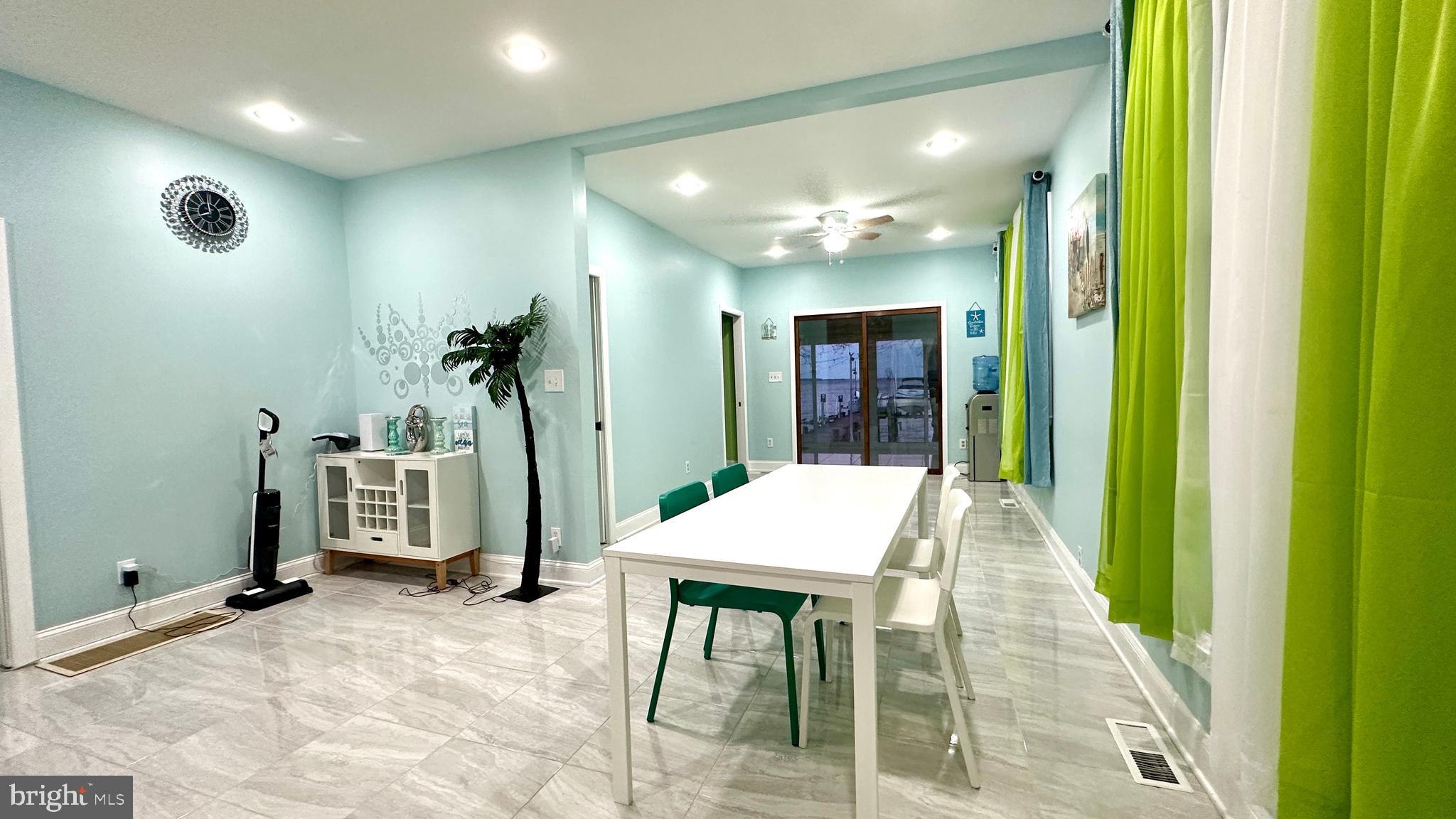 PARADISE BEACH - Residential